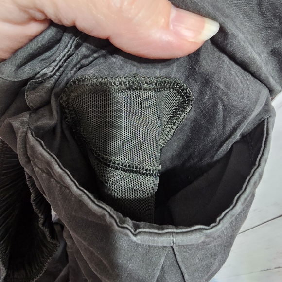 Lululemon Women's Move Lightly Tencel Cargo Pants Cropped 25" Evergreen Size 4. - Picture 8 of 10